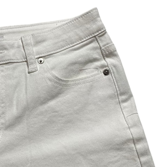 Juicy Couture Denim Shorts 6 White Comfort Stretch Versatile Casual Boho* NWT - Picture 5 of 8